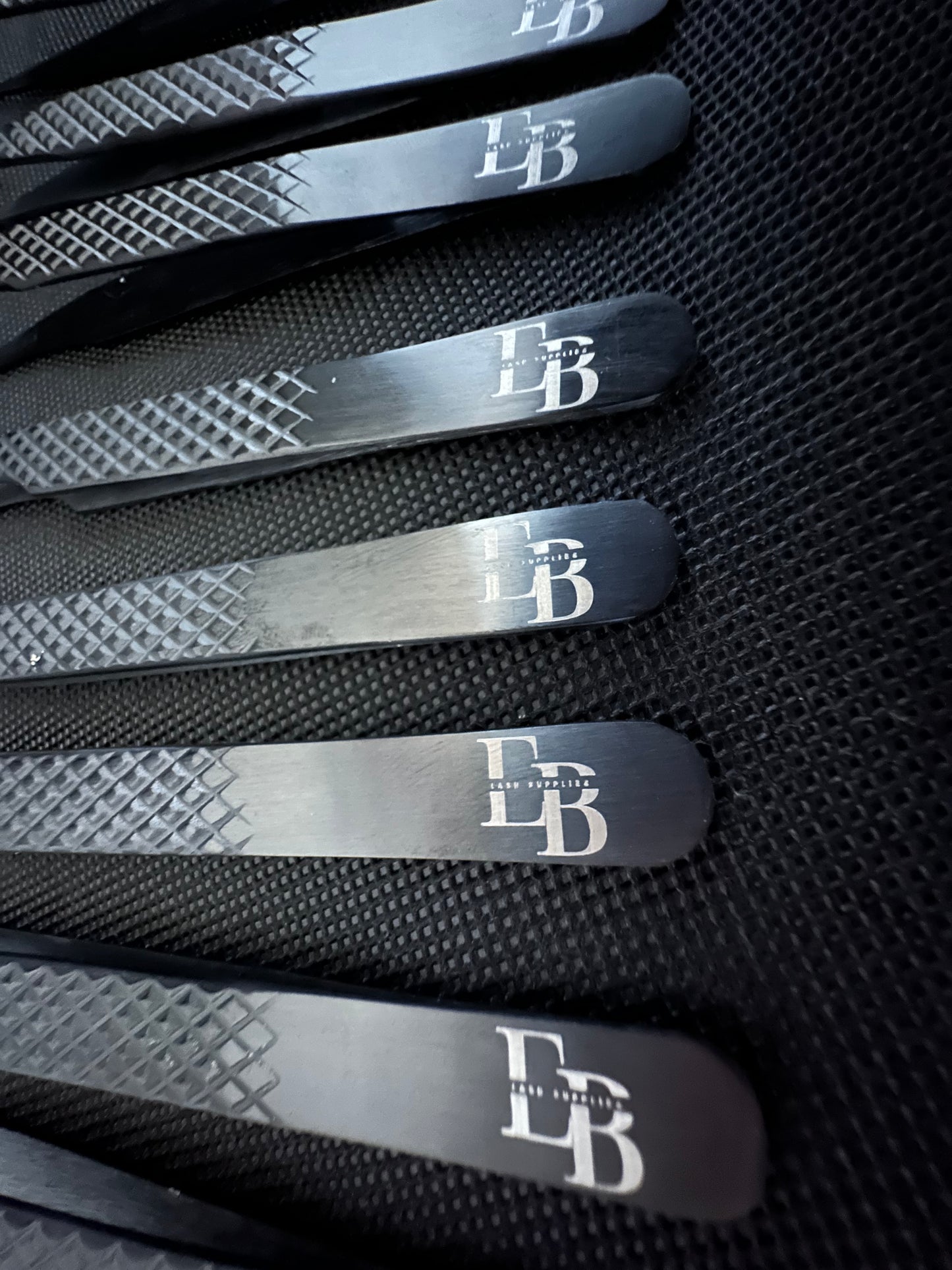 New Fibre Tip Tweezer Range - Black